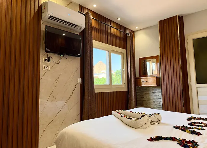 Life Pyramids Inn